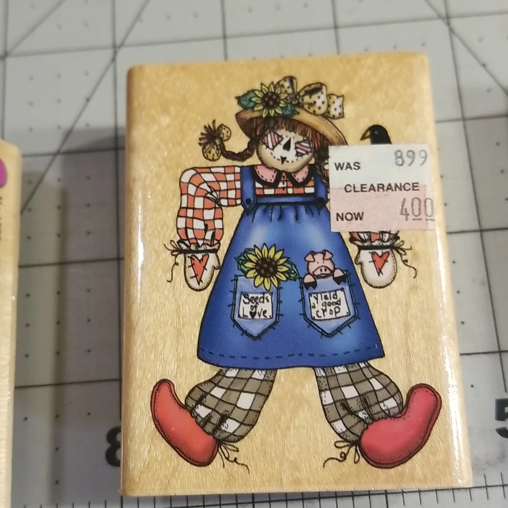 Alma Lynne rubber stamps. Boy scarecrow, girl scarecrow and angel bear. - Picture 3 of 7